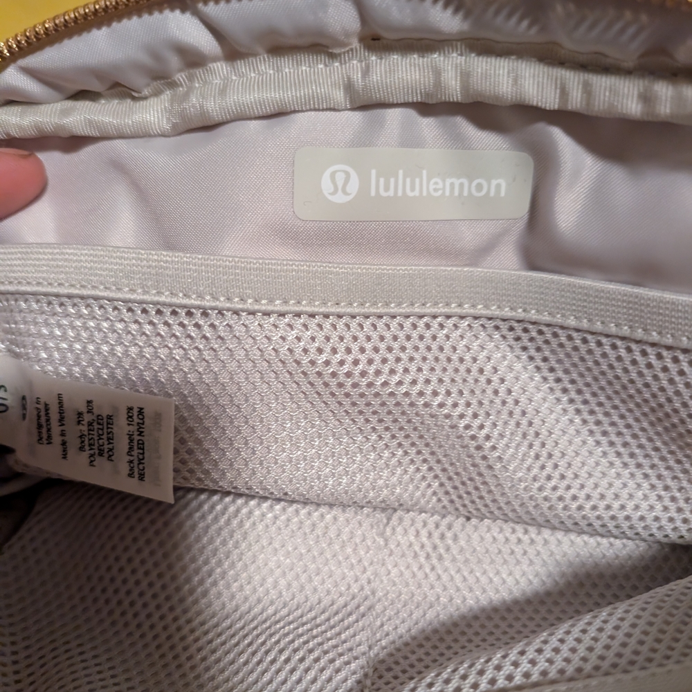lululemon Everyday Fleece Belt Bag With Gold Hardware - Picture 7 of 8